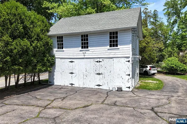 $1,275,000 | 584 West Saddle River Road, Upper Saddle River, NJ 07458