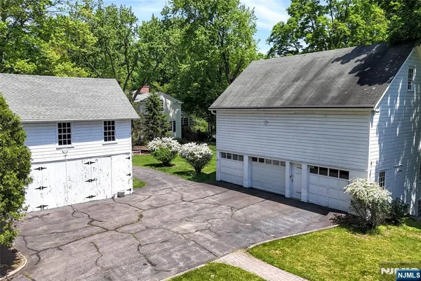 $1,275,000 | 584 West Saddle River Road, Upper Saddle River, NJ 07458