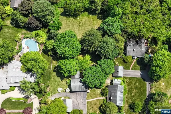 $1,275,000 | 584 West Saddle River Road, Upper Saddle River, NJ 07458