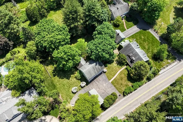 $1,275,000 | 584 West Saddle River Road, Upper Saddle River, NJ 07458