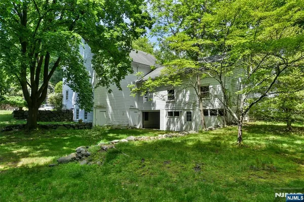 $1,275,000 | 584 West Saddle River Road, Upper Saddle River, NJ 07458