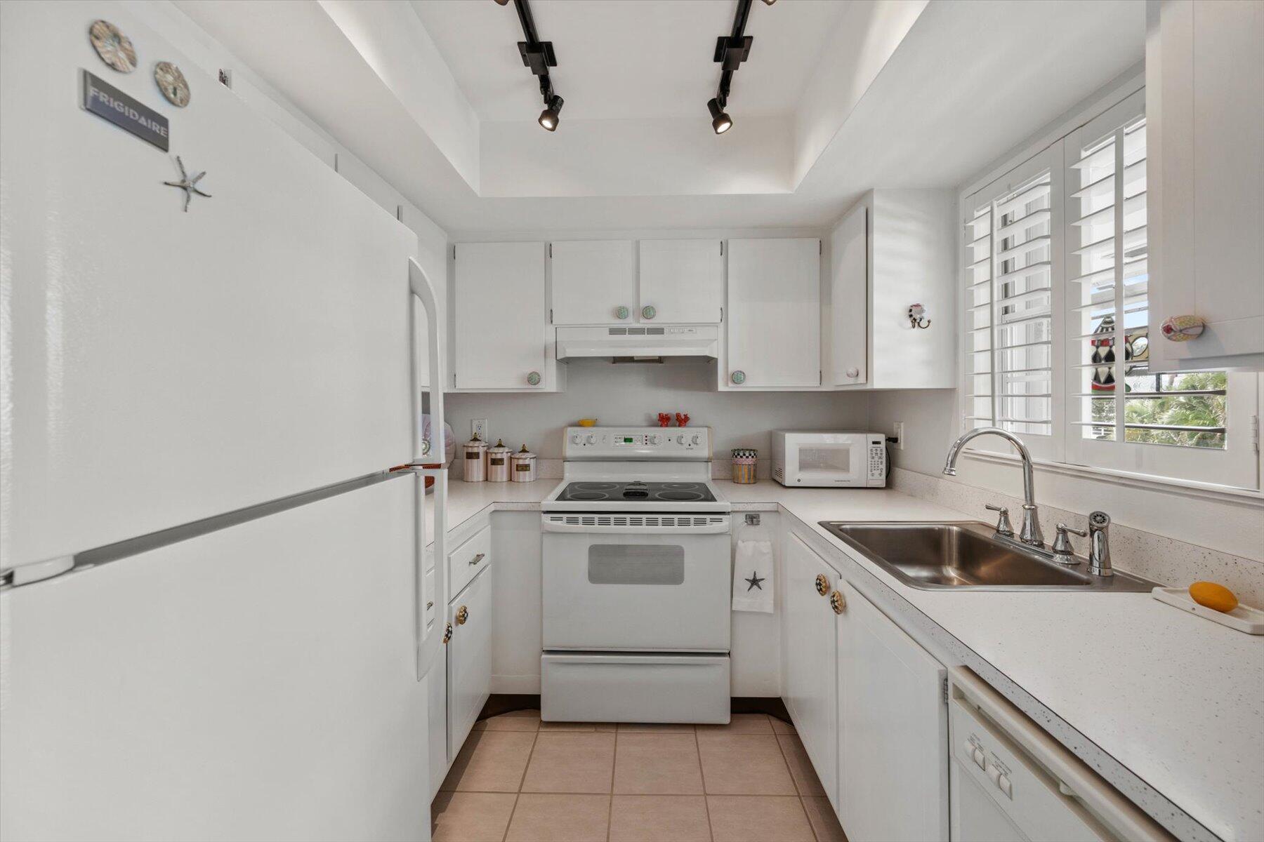 2929 Southeast Ocean Boulevard, Unit 1157 Stuart, FL 34996 - Photo 7 of 25 14-DSC_4240