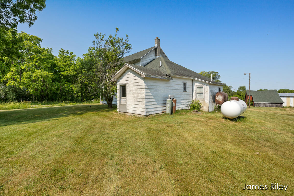 11478 Potters Road Lowell, MI 49331 - Photo 16 of 20 IMG_1014