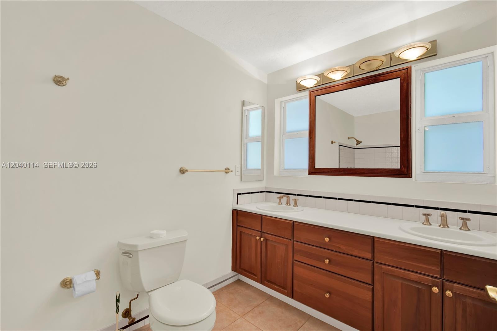10435 Southwest 96th Street Miami, FL 33176 - Photo 25 of 44 Primary bathroom with double sinks