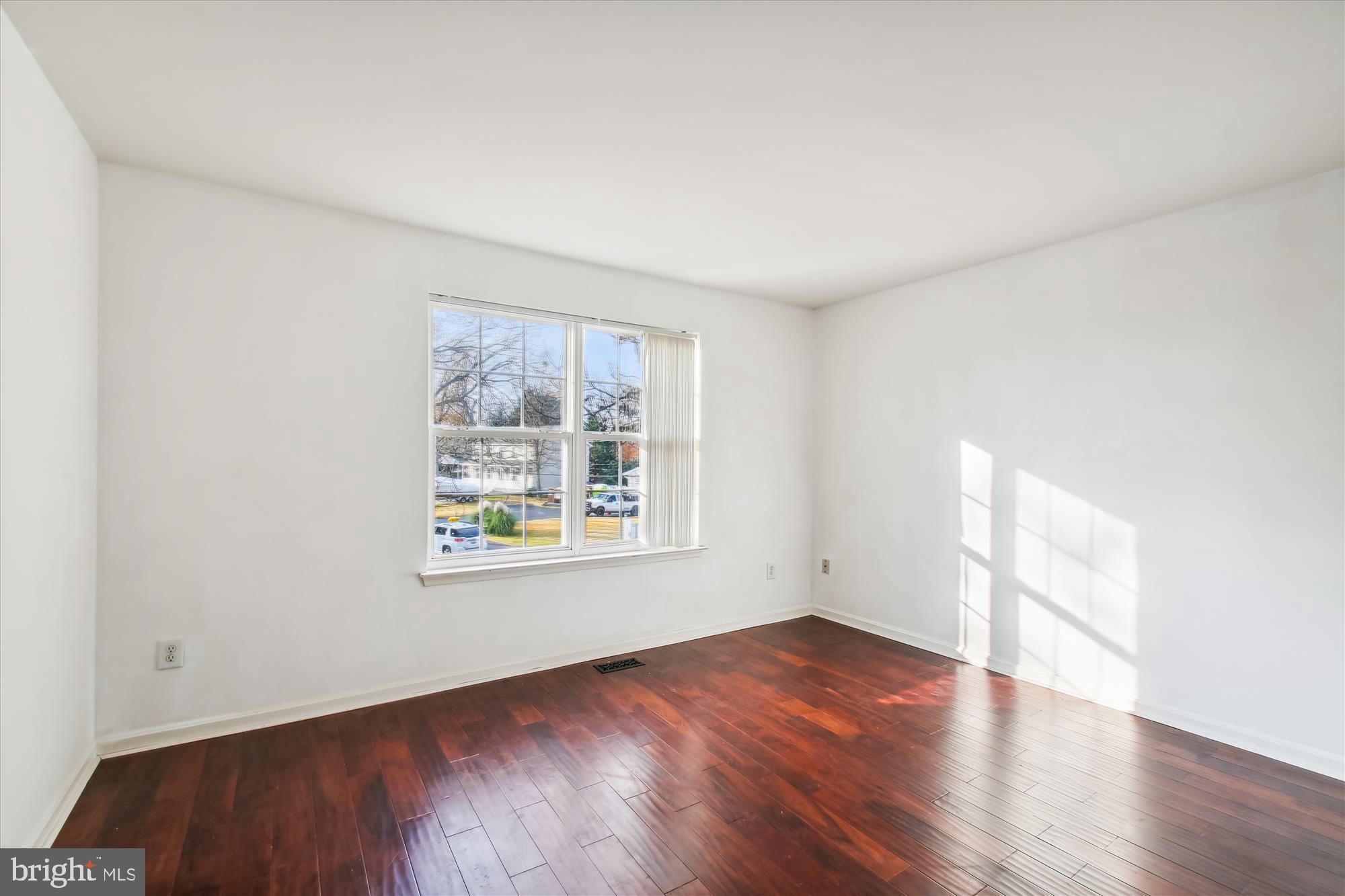 7719 West Shore Road Pasadena, MD 21122 - Photo 13 of 40 3rd Bedroom