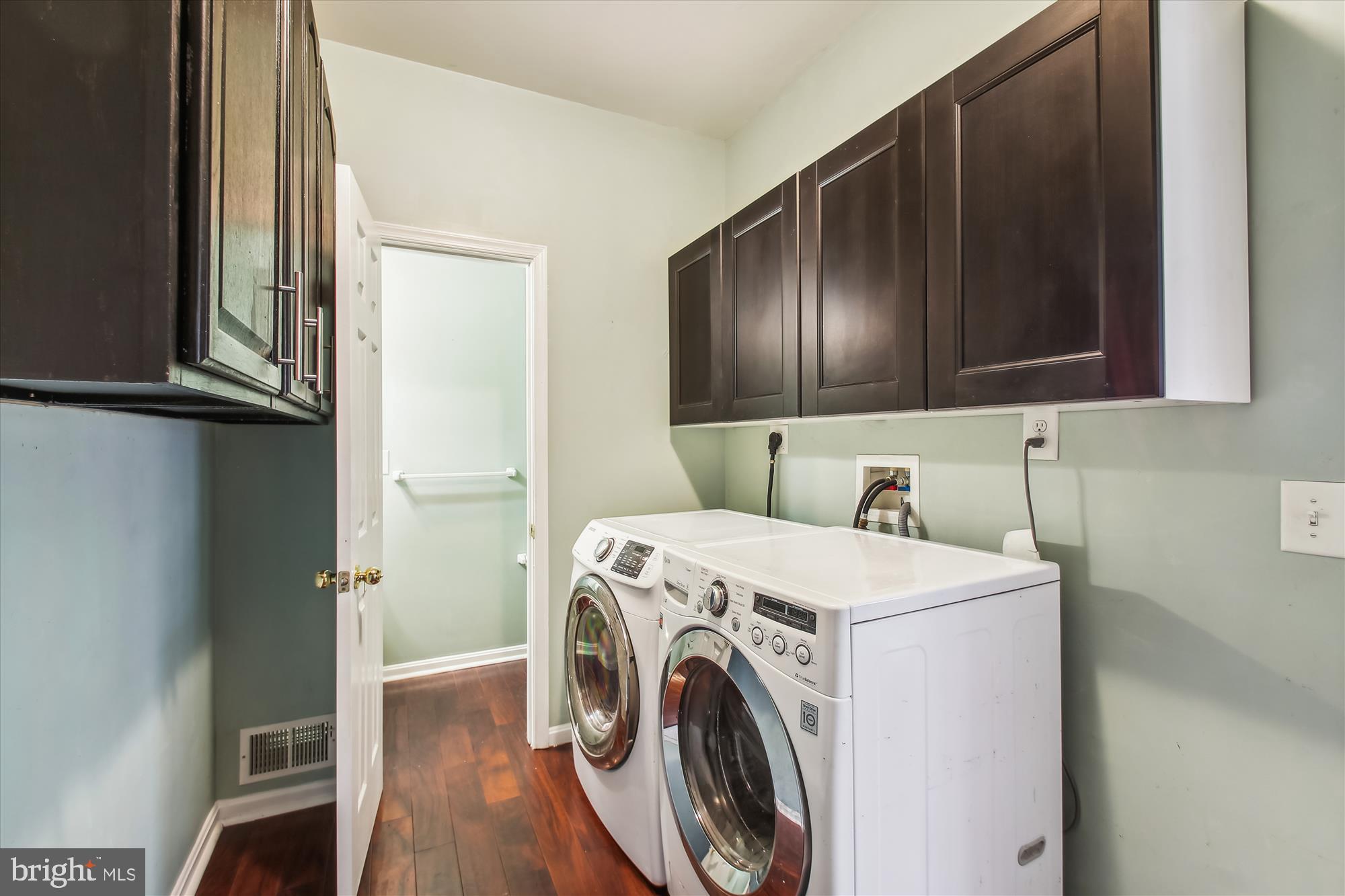 7719 West Shore Road Pasadena, MD 21122 - Photo 8 of 40 Laundry Room to Powder Room
