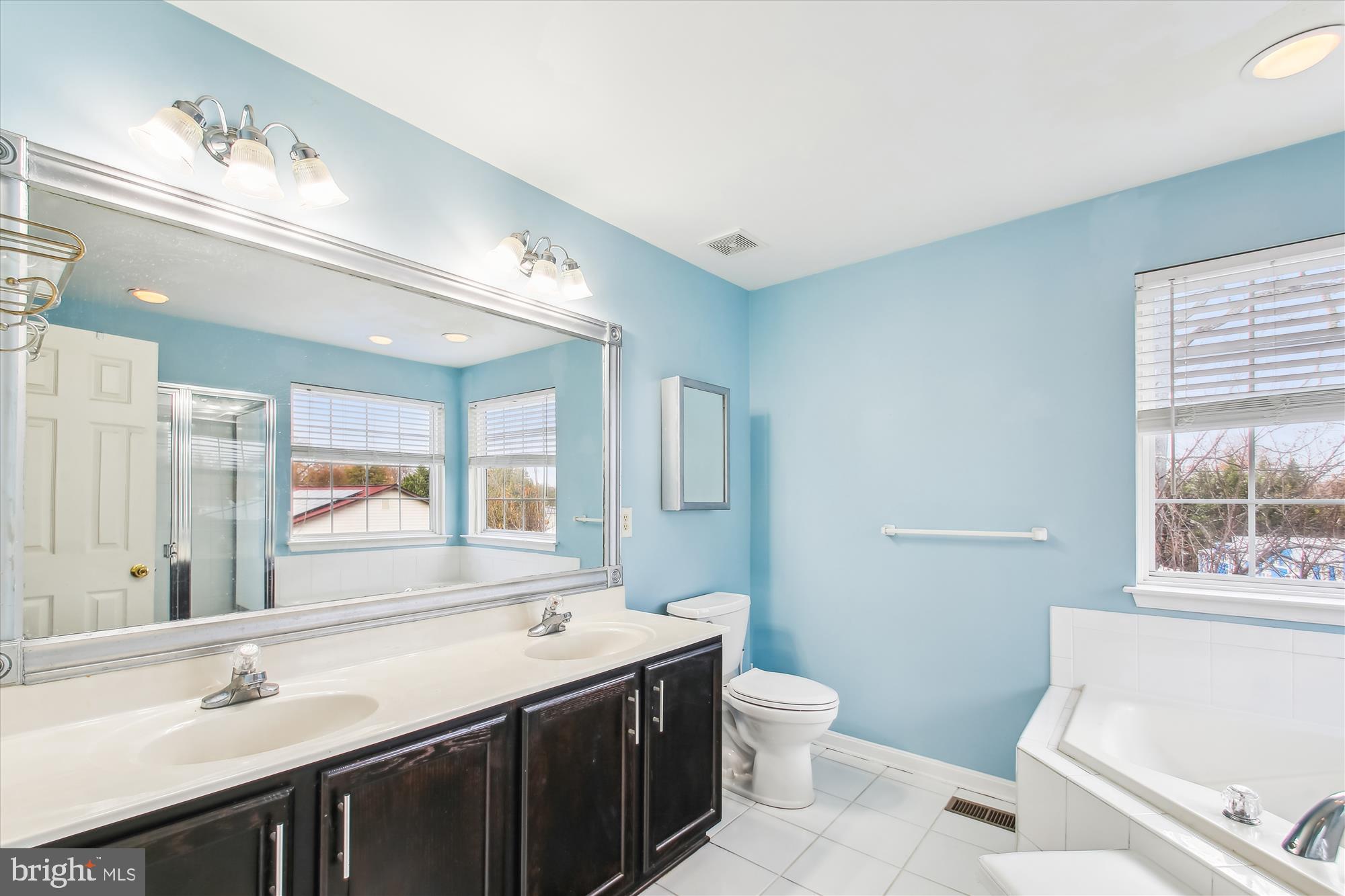 7719 West Shore Road Pasadena, MD 21122 - Photo 10 of 40 Primary Bath, Soaking Tub & Shower