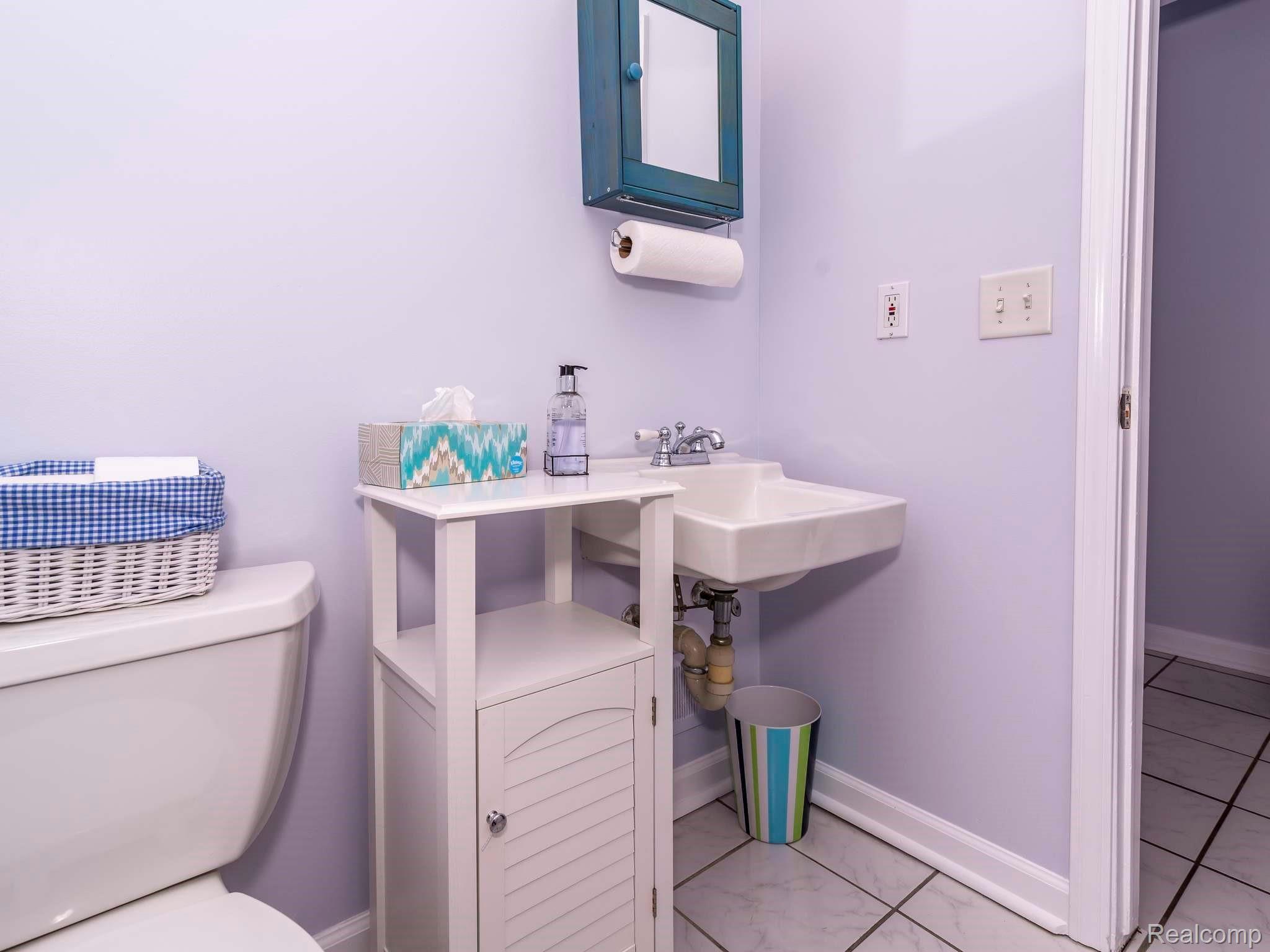 1773 Walnut Ridge Circle Canton, MI 48187 - Photo 15 of 61 Powder Room