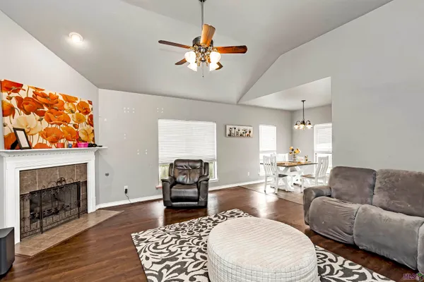 $1,790 | 23592 Country Manor Avenue, Denham Springs, LA 70726