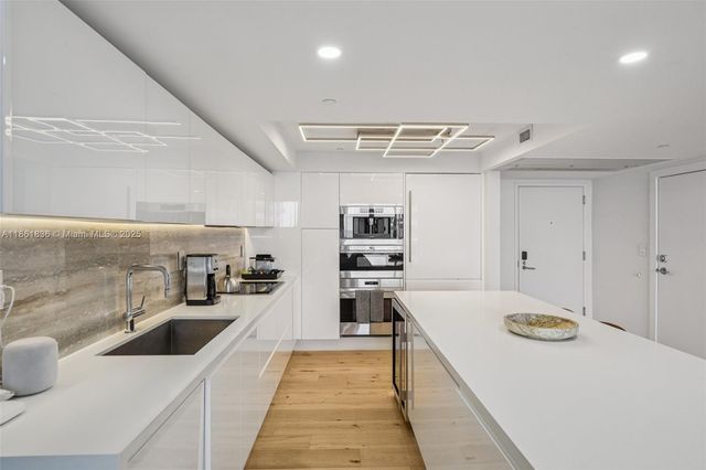 $6,300,000 | 102 24th Street, Unit 1440, Miami Beach, FL 33139