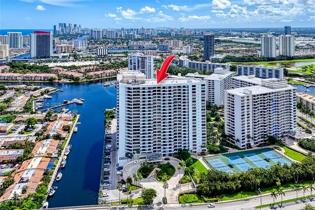 $2,500 | 2500 Parkview Drive, Unit 911, Hallandale Beach, FL 33009