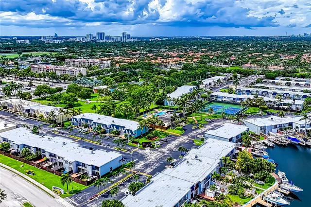 $2,500 | 2500 Parkview Drive, Unit 911, Hallandale Beach, FL 33009