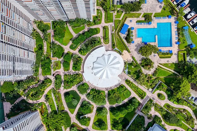 $2,500 | 2500 Parkview Drive, Unit 911, Hallandale Beach, FL 33009