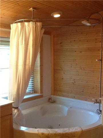 125 Trinity Road Franklin, TN 37067 - Photo 18 of 20 DOWNSTAIRS TUB AND SHOWER