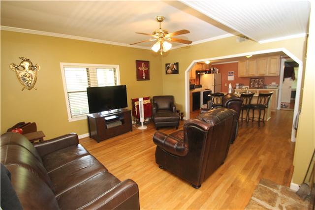 125 Trinity Road Franklin, TN 37067 - Photo 7 of 20 FAMILY ROOM VIEW TOWARD KITCHEN