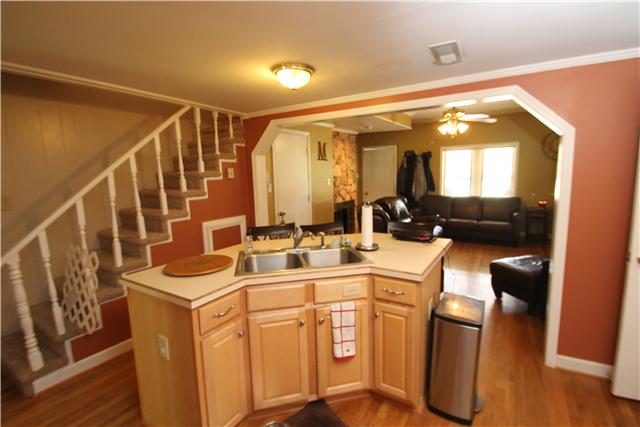 125 Trinity Road Franklin, TN 37067 - Photo 9 of 20 KITCHEN VIEW TOWARD FAMILY ROOM
