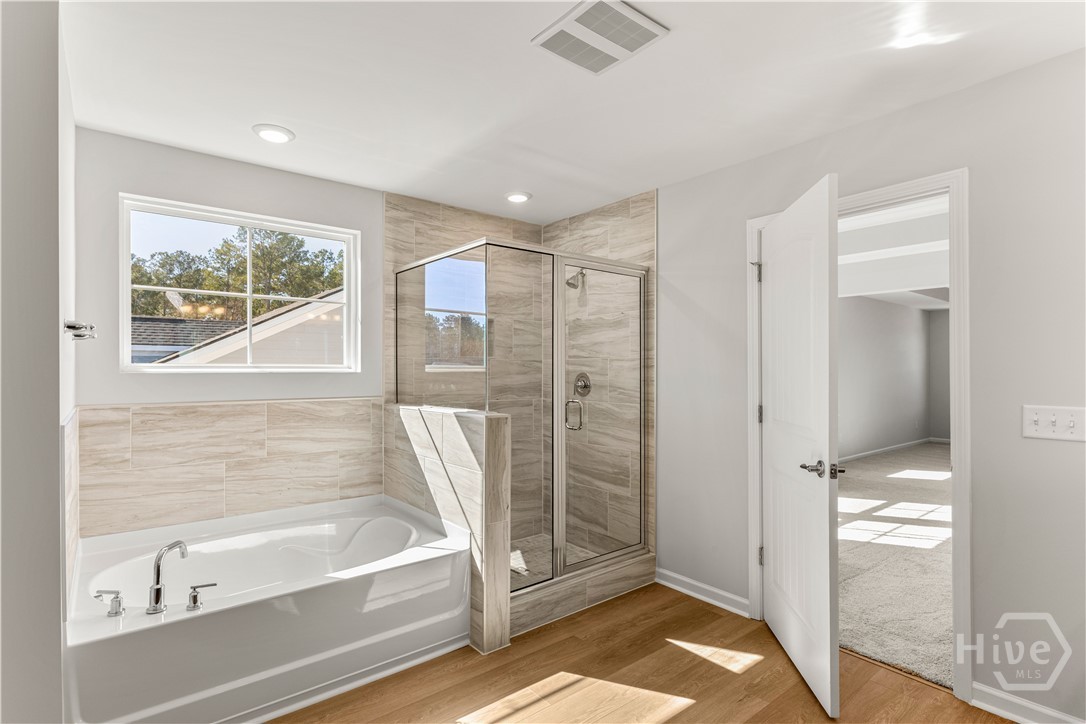 174 Champlain Drive Pooler, GA 31322 - Photo 22 of 41 Separate Tub and Shower