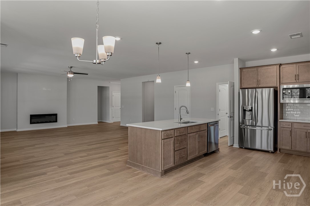 174 Champlain Drive Pooler, GA 31322 - Photo 8 of 41 Huge Kitchen