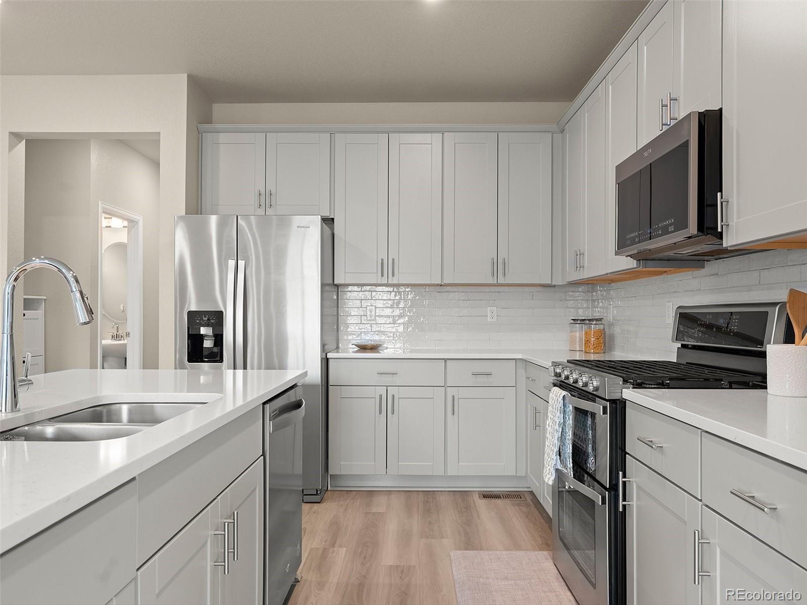 940 Morning Glory Road Henderson, CO 80640 - Photo 5 of 29