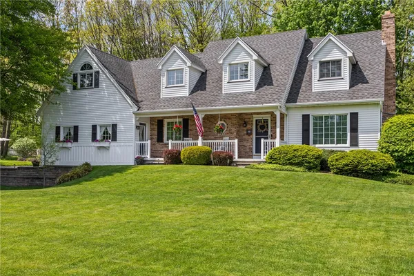 $499,900 | 4 Woodbriar Lane, Chili, NY 14624