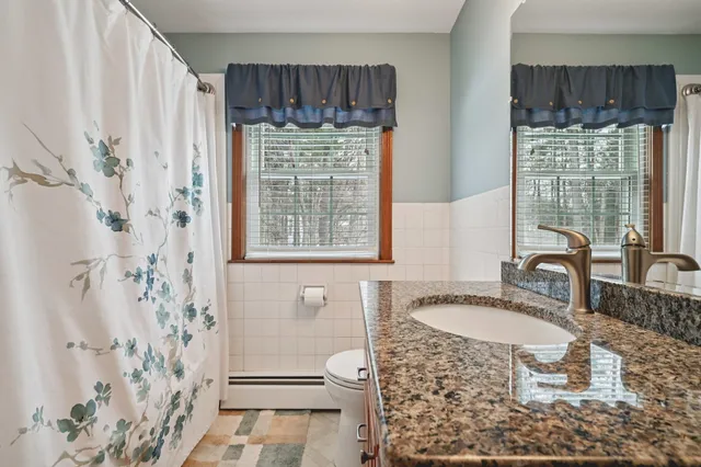 $725,900 | 7 Birchwood Drive, Derry, NH 03038