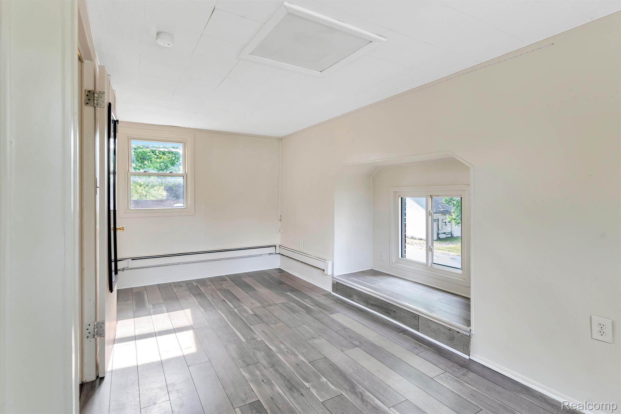 19304 Inkster Road Redford, MI 48240 - Photo 23 of 32 Gallery Image 23