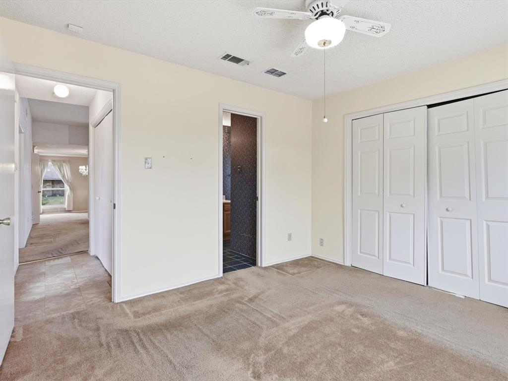 321 Gregory Lane Grand Prairie, TX 75052 - Photo 14 of 27 en view interior of the house