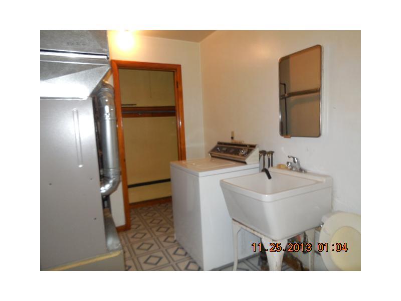 270 Meadowbrook Road Hermitage, PA 16148 - Photo 14 of 14 Partial Bath.