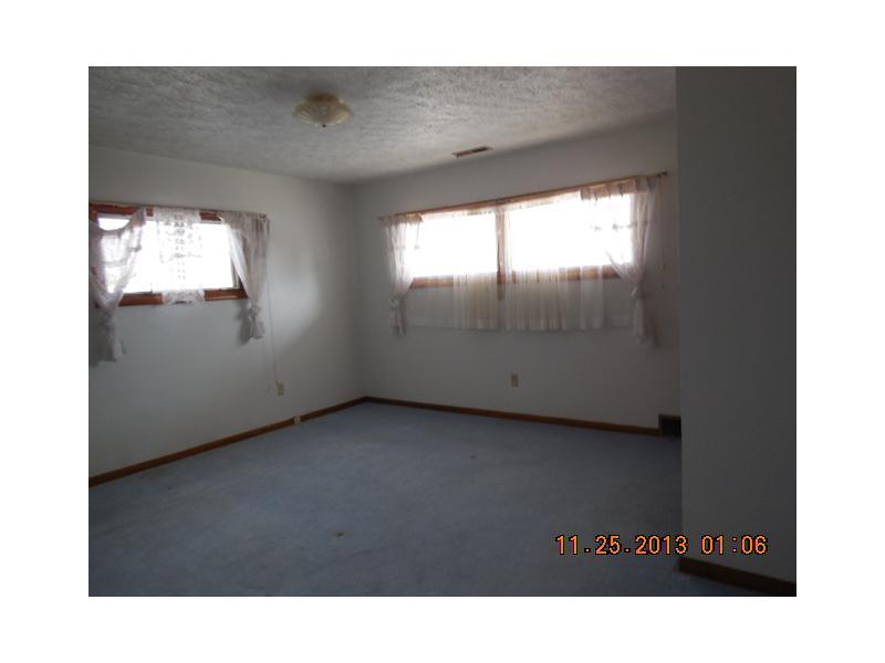 270 Meadowbrook Road Hermitage, PA 16148 - Photo 5 of 14 Bedroom.