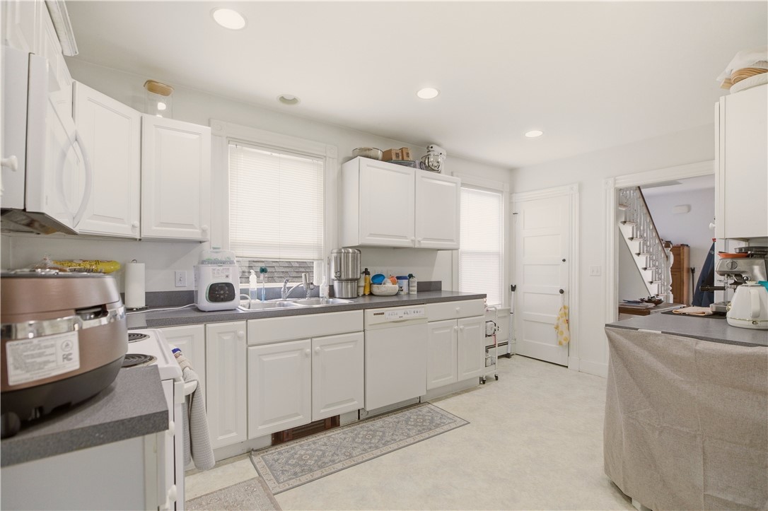 18 Cummings Road Newport, RI 02840 - Photo 9 of 20 Gallery Image 9
