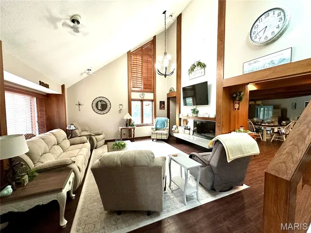 $687,500 | 616 Peironnet Circle, Cape Girardeau, MO 63701