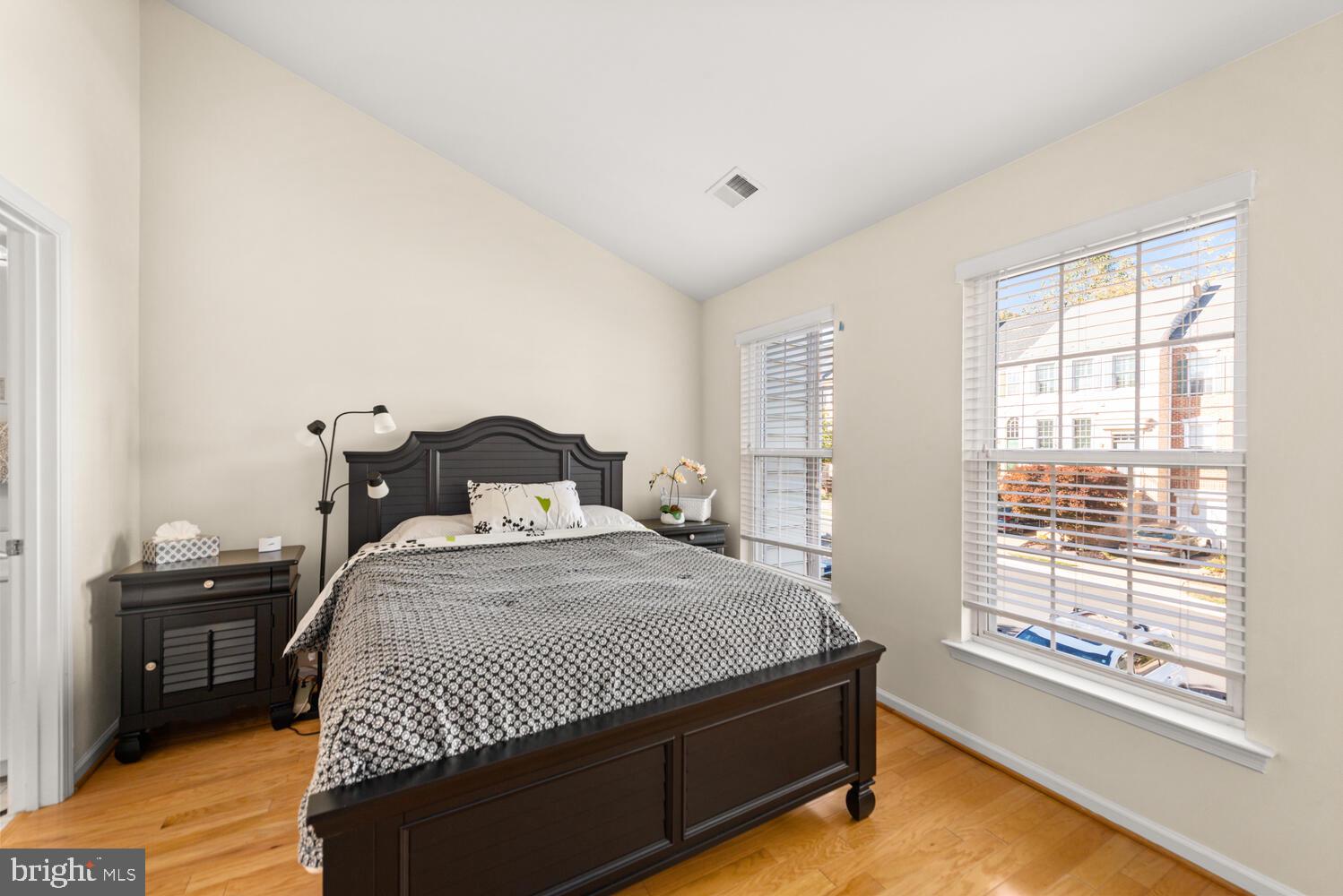 11483 Heritage Commons Way Reston, VA 20194 - Photo 18 of 47