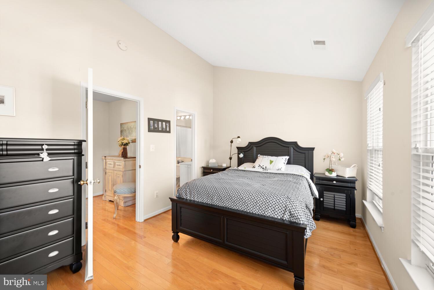 11483 Heritage Commons Way Reston, VA 20194 - Photo 19 of 47