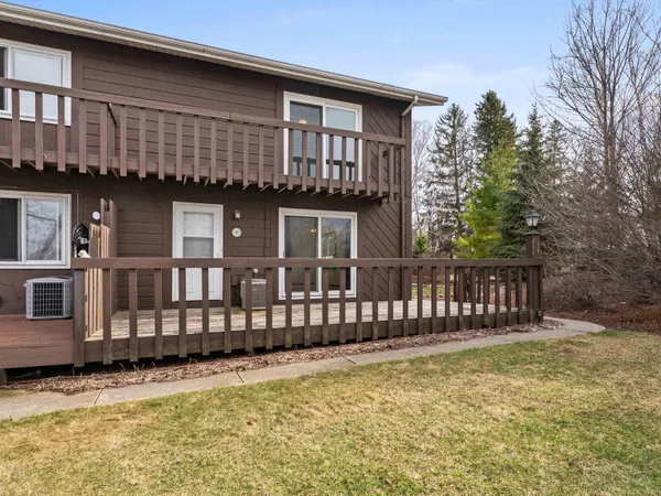 $179,900 | 2626 Crosscreek Drive, Unit C, Sheboygan, WI 53081