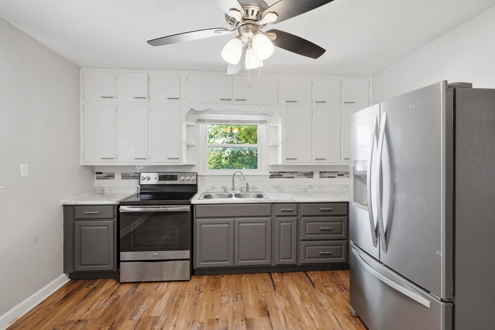 120 20th Street East Moline, IL 61244 - Photo 7 of 15