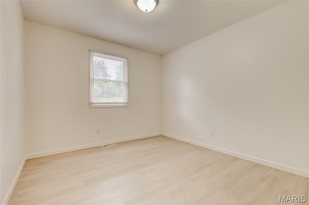 203 Pine Ridge Drive Godfrey, IL 62035 - Photo 8 of 26 Gallery Image 8