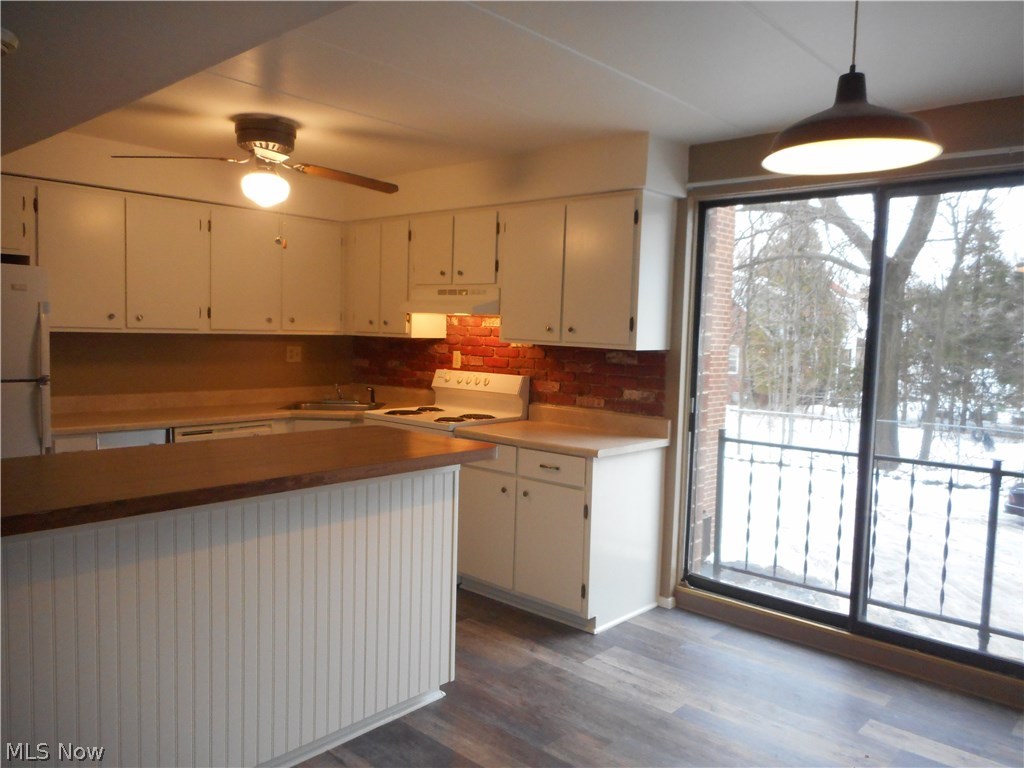 2440 Noble Road, Unit 201 Cleveland, OH 44121 - Photo 4 of 10