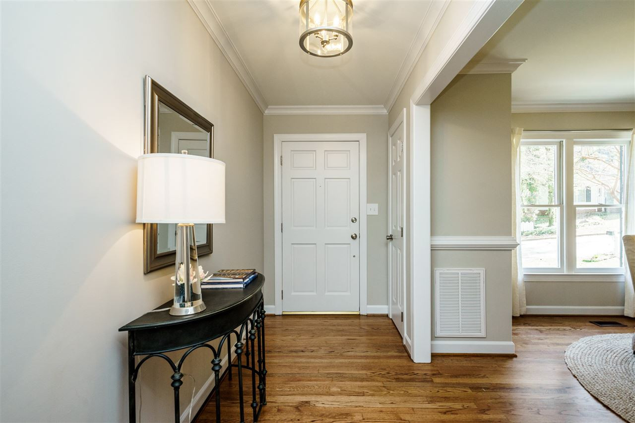 809 Temple Street Raleigh, NC 27609 - Photo 3 of 25 Photo 3