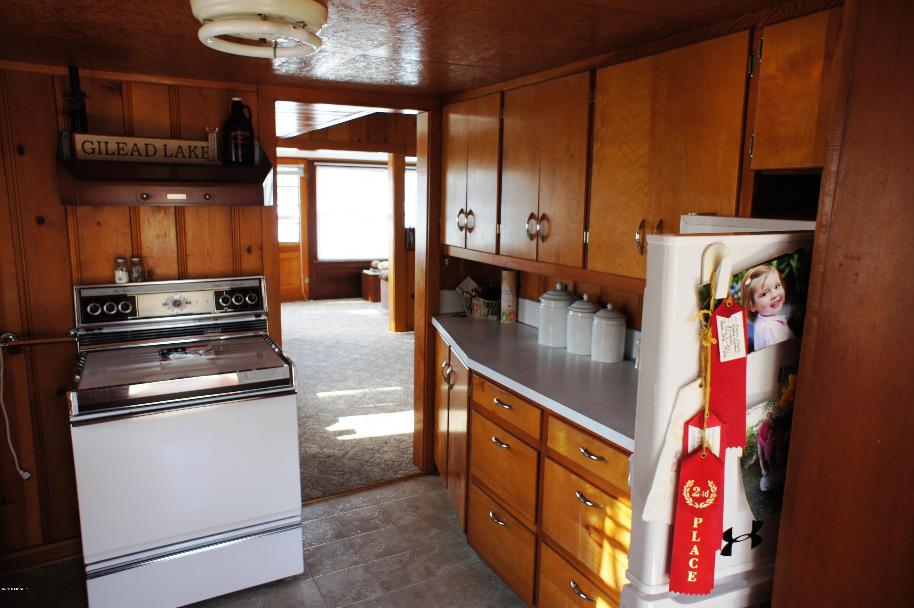804 Shawnee Beach Road Bronson, MI 49028 - Photo 19 of 30 024