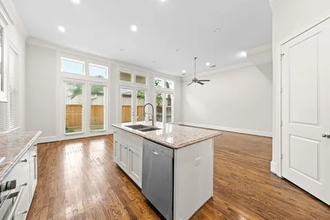 $599,000 | 5621 Cohn Meadow Lane, Houston, TX 77007