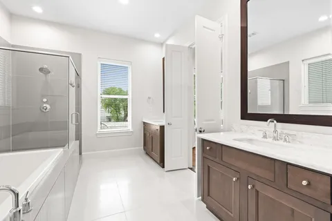 $599,000 | 5621 Cohn Meadow Lane, Houston, TX 77007