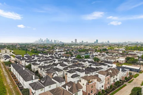 $599,000 | 5621 Cohn Meadow Lane, Houston, TX 77007