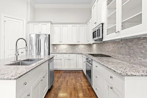 $599,000 | 5621 Cohn Meadow Lane, Houston, TX 77007