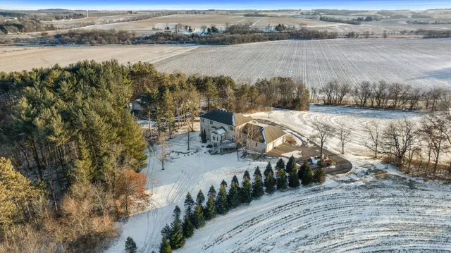 $1,450,000 | 4092 West Pond Road, Leaf River, IL 61047