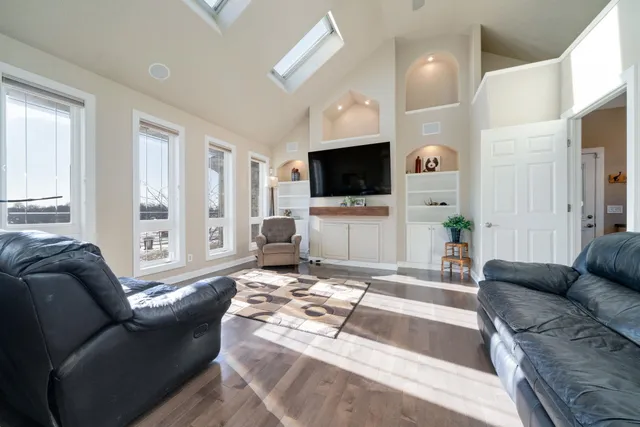 $1,450,000 | 4092 West Pond Road, Leaf River, IL 61047