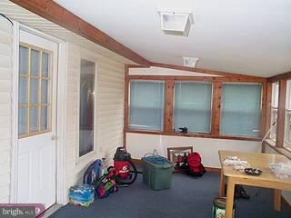 33 Grapevine Road Levittown, PA 19057 - Photo 3 of 6