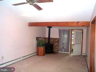 33 Grapevine Road Levittown, PA 19057 - Photo 4 of 6