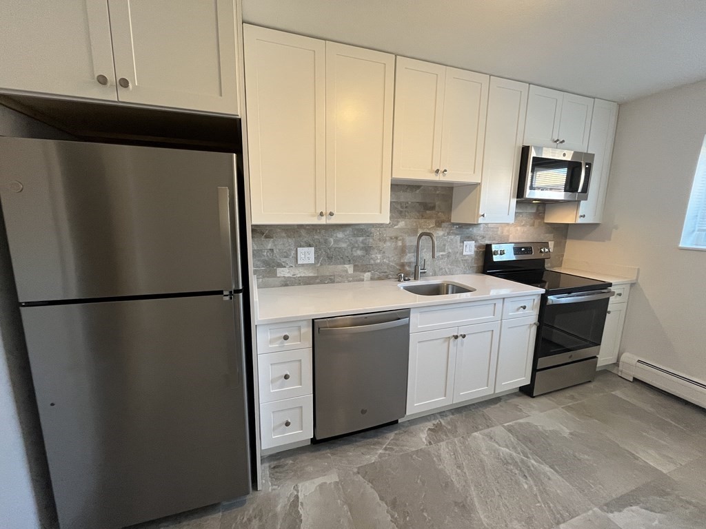 33 Westgate Road, Unit 4 Chestnut Hill, MA 02467 - Photo 1 of 16 Gallery Image 1