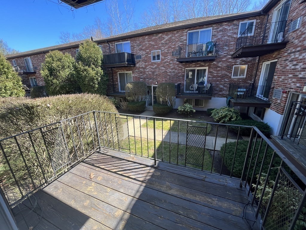 33 Westgate Road, Unit 4 Chestnut Hill, MA 02467 - Photo 13 of 16 Gallery Image 13