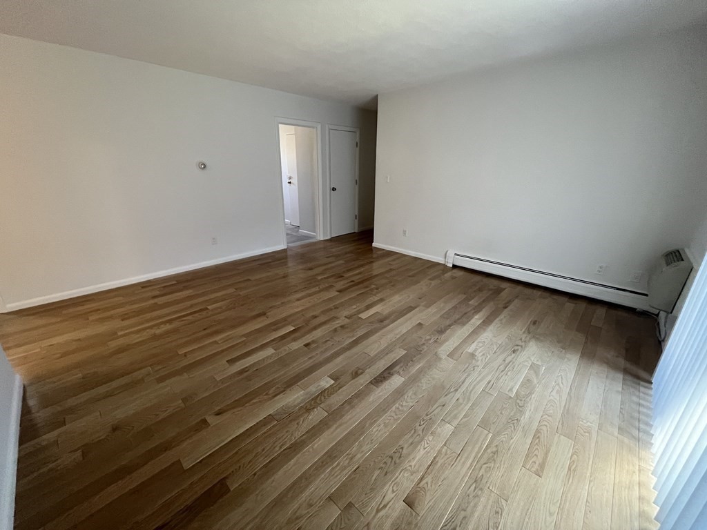 33 Westgate Road, Unit 4 Chestnut Hill, MA 02467 - Photo 6 of 16 Gallery Image 6